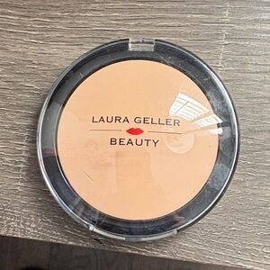 Laura Geller Pressed Setting Powder in Light Beige